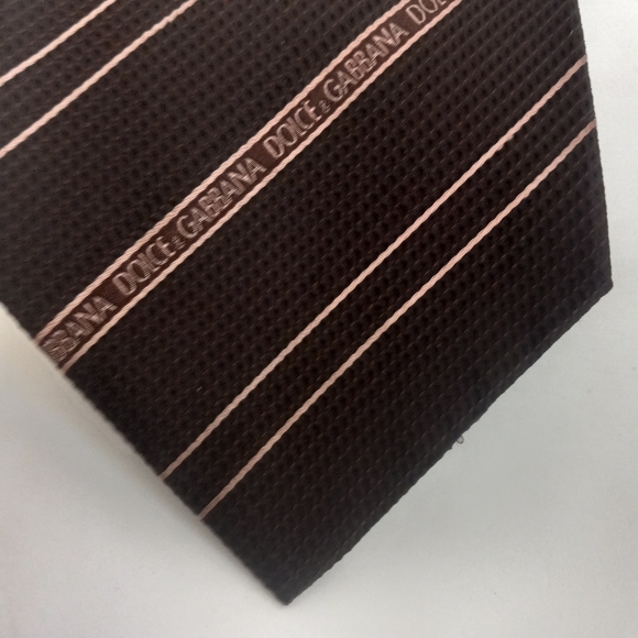 Dolce & Gabbana 100% Silk Peek A Boo Iconic monogram textured tie - Picture 5 of 14